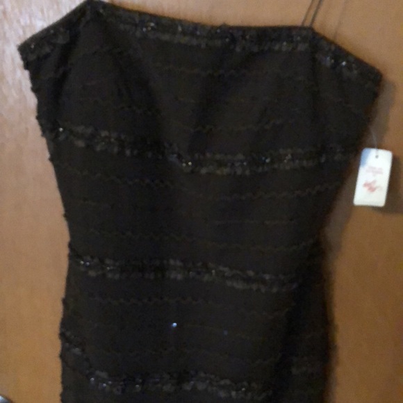 Dress - Picture 2 of 4